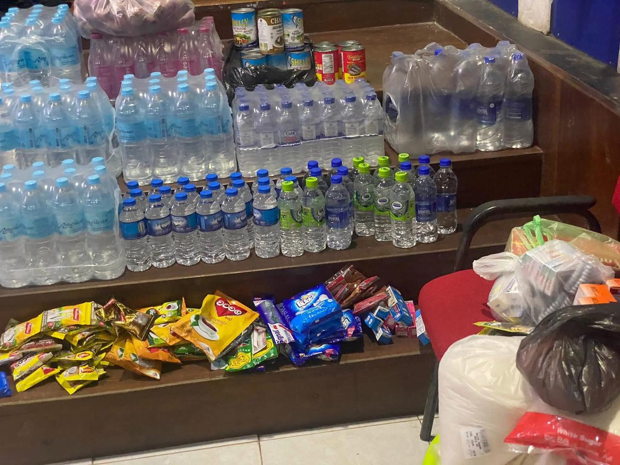 උතුරු මැද ගංවතුර අවස්ථාවේ දී නීල බැම්ම සහා රාජාංගනේ ප්රදේශවලට මිලියන 30කට අදික ඇදුම්, වතුර, සහල්, සනීපාරක්ෂක ද්රව්ය ලබාදීම
